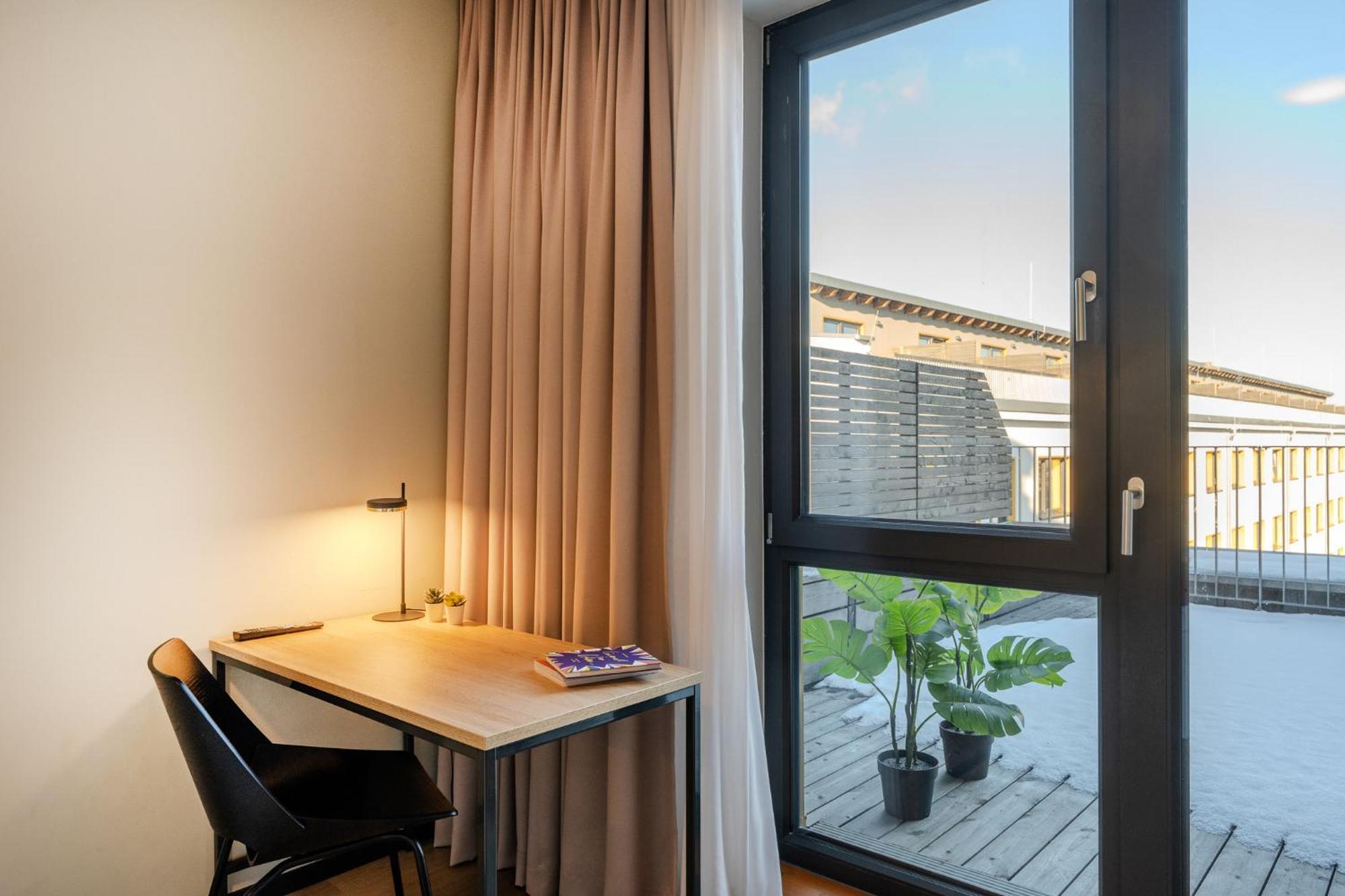 The Base Berlin One Hotel Bagian luar foto